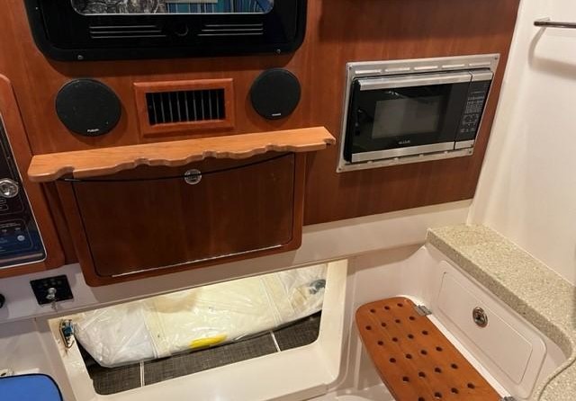 Grady-White Canyon 376