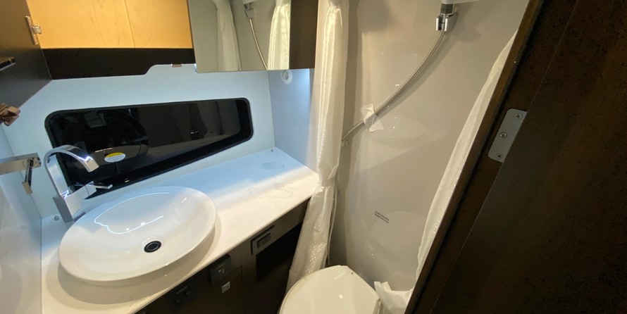 Cruisers Yachts Intercruiser 34