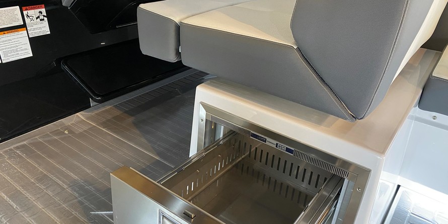 Cruisers Yachts Intercruiser 34