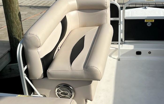 Hurricane fundeck 232