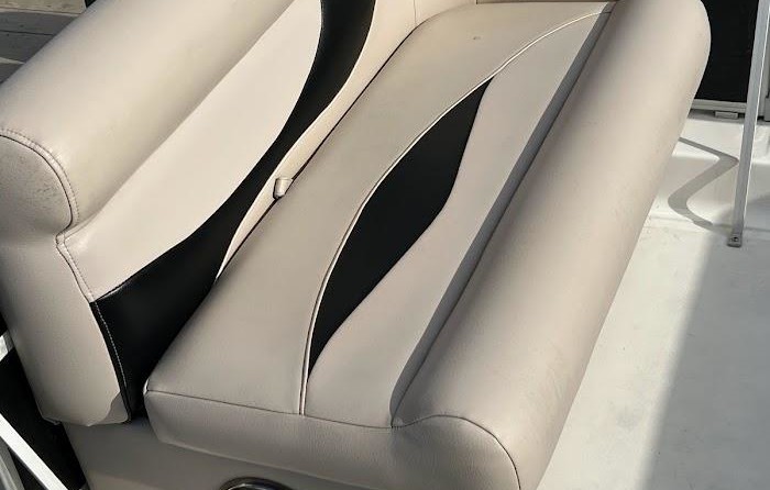 Hurricane fundeck 232