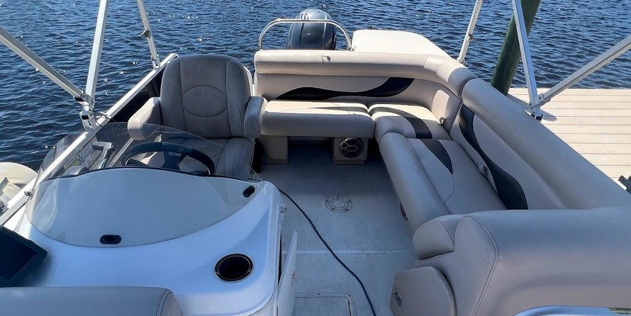 Hurricane fundeck 232