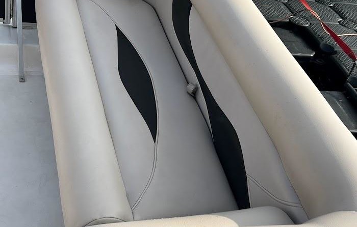 Hurricane fundeck 232