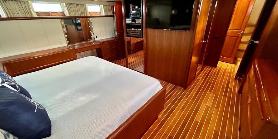 Clipper Cordova 65 Motor Yacht