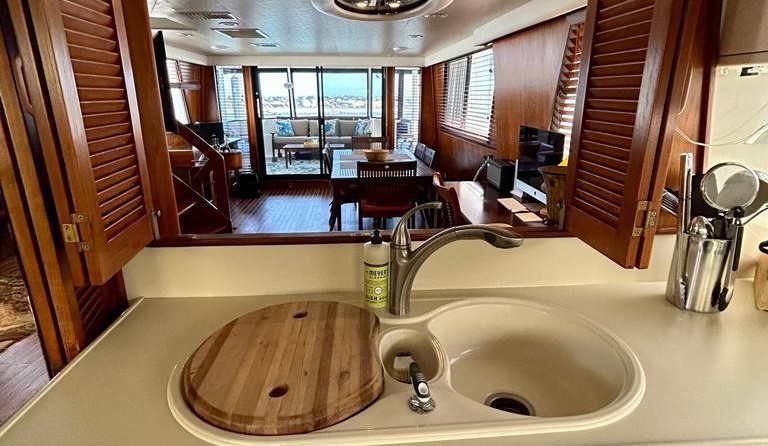 Clipper Cordova 65 Motor Yacht