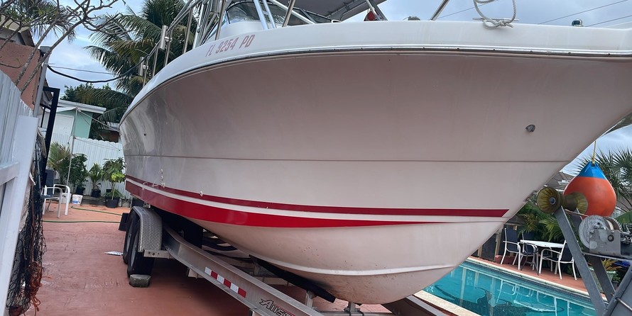 Pro-line 2950 mid cabin