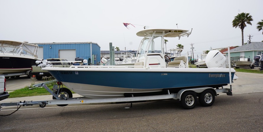 Everglades 243 cc