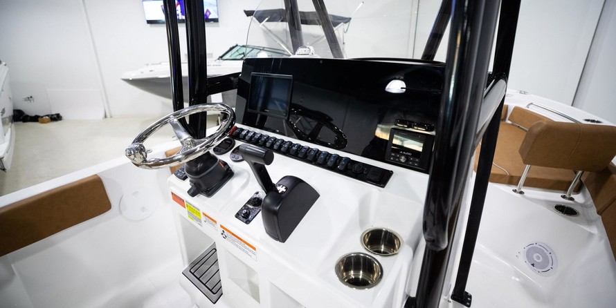 Sea Ray hunt ultra 211