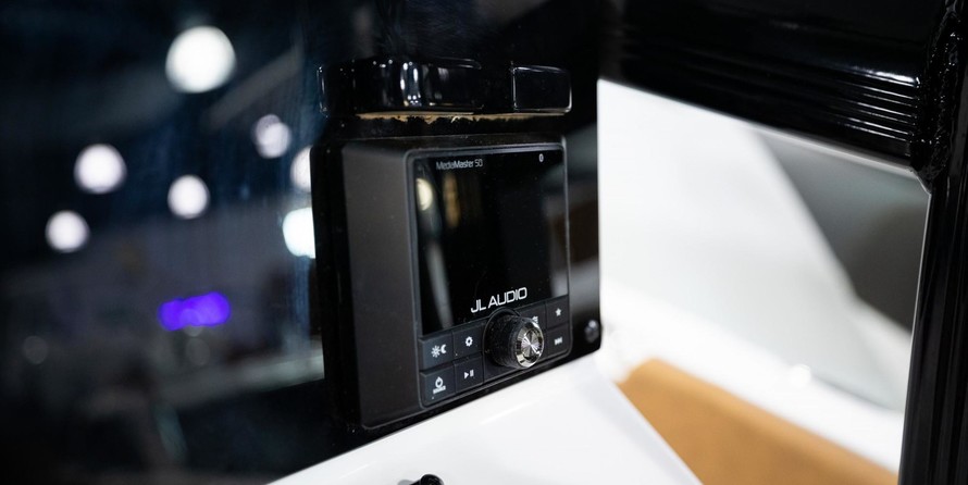 Sea Ray hunt ultra 211