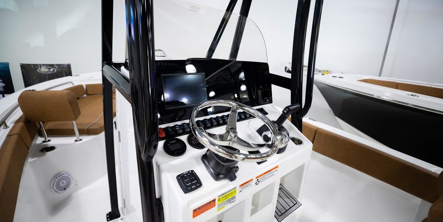 Sea Ray hunt ultra 211