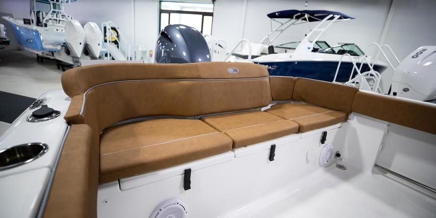 Sea Ray hunt ultra 211