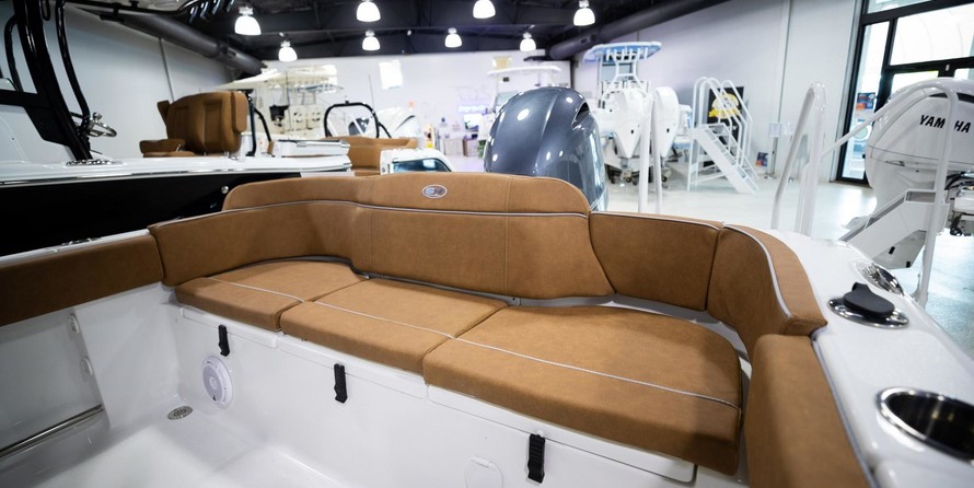 Sea Ray hunt ultra 211