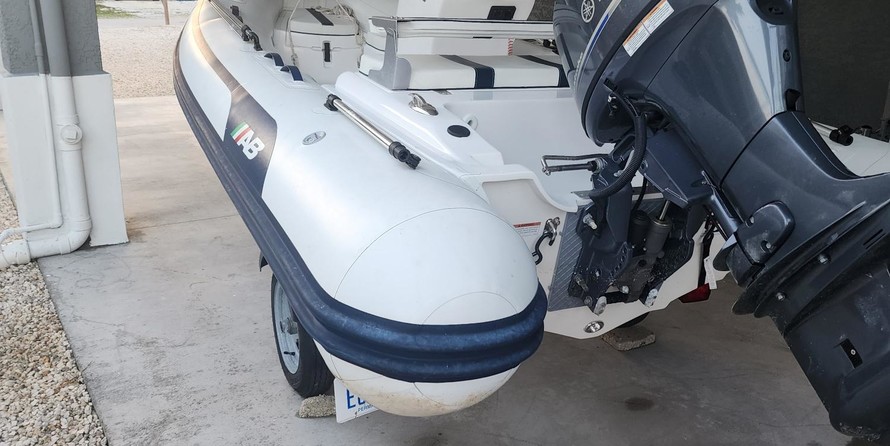 Ab inflatables nautilus 12 dlx rib