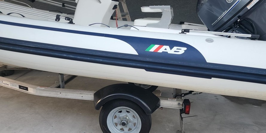 Ab inflatables nautilus 12 dlx rib