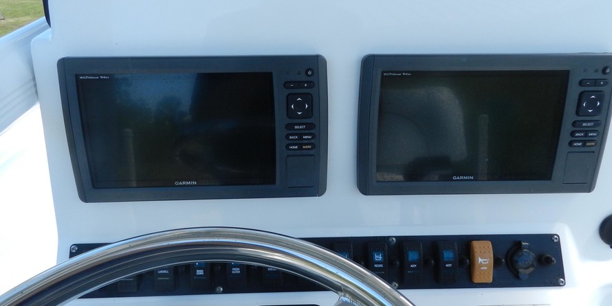 Sea Ray hunt ultra 211