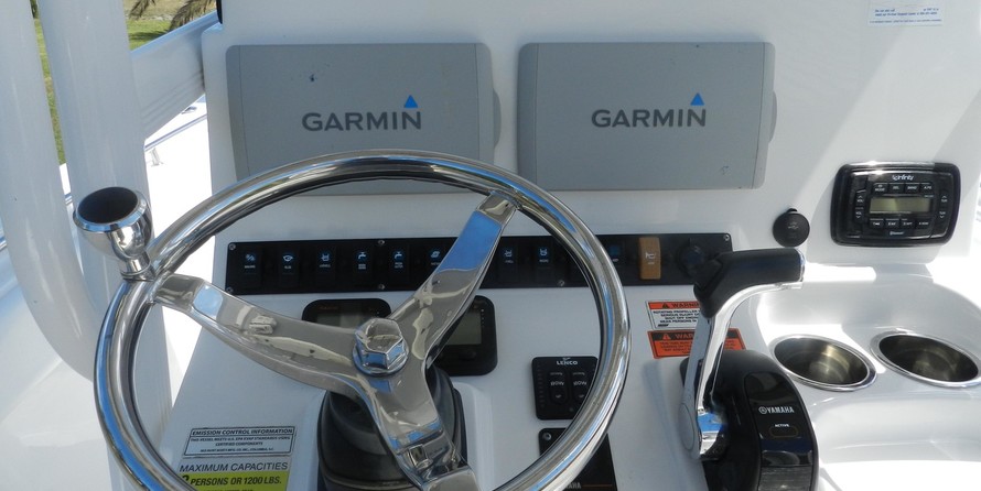 Sea Ray hunt ultra 211