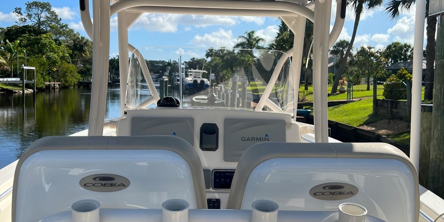 Cobia 217 center console
