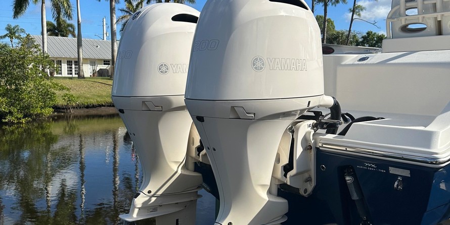 Cobia 217 center console