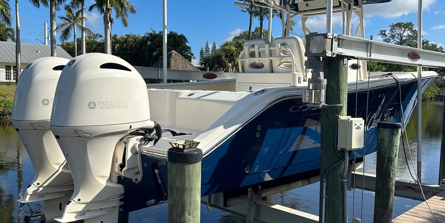Cobia 217 center console