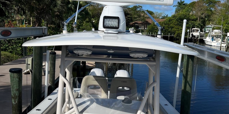Cobia 217 center console