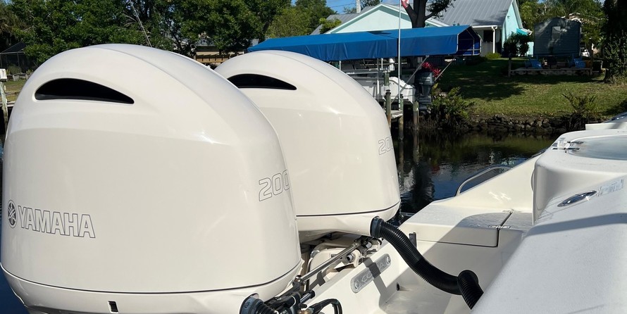 Cobia 217 center console