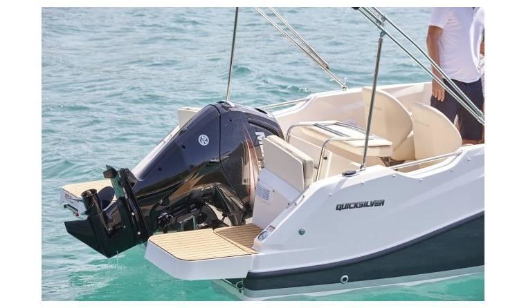 Quicksilver Activ 555 Cabin