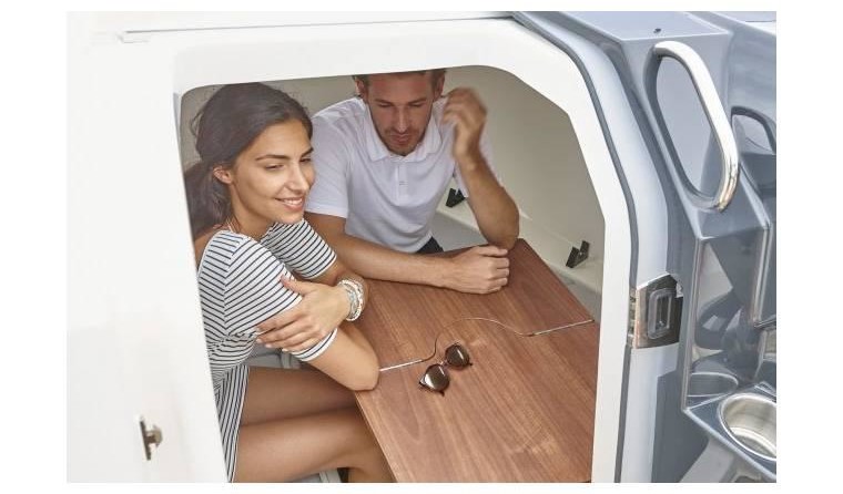 Quicksilver Activ 555 Cabin