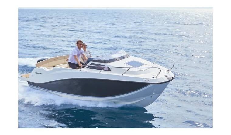 Quicksilver Activ 555 Cabin