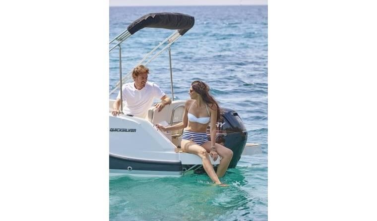 Quicksilver Activ 555 Cabin