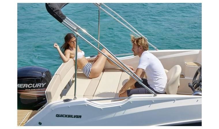 Quicksilver Activ 555 Cabin