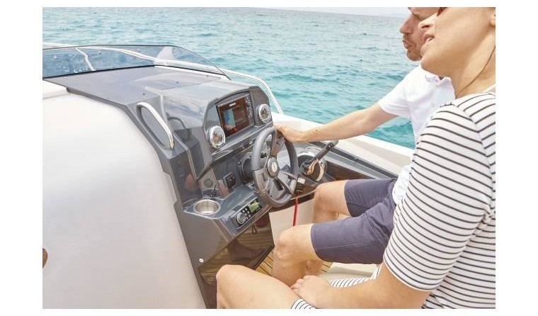 Quicksilver Activ 555 Cabin