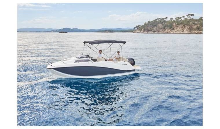 Quicksilver Activ 555 Cabin