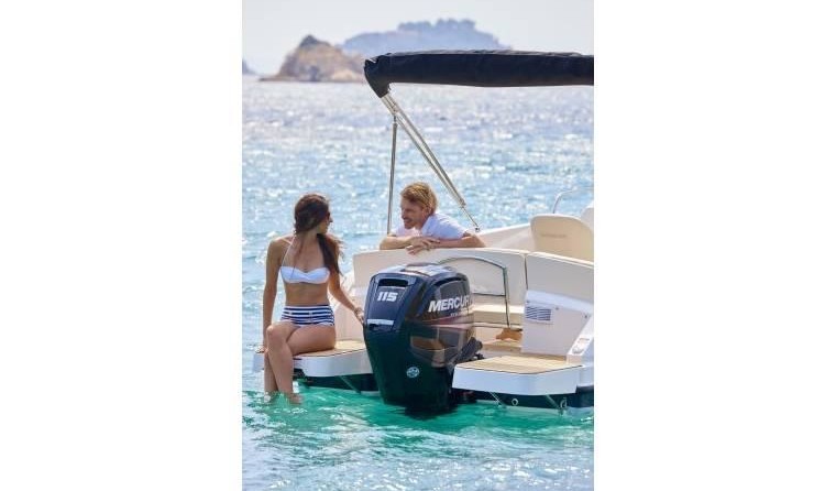 Quicksilver Activ 555 Cabin