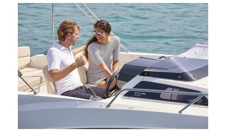 Quicksilver Activ 555 Cabin