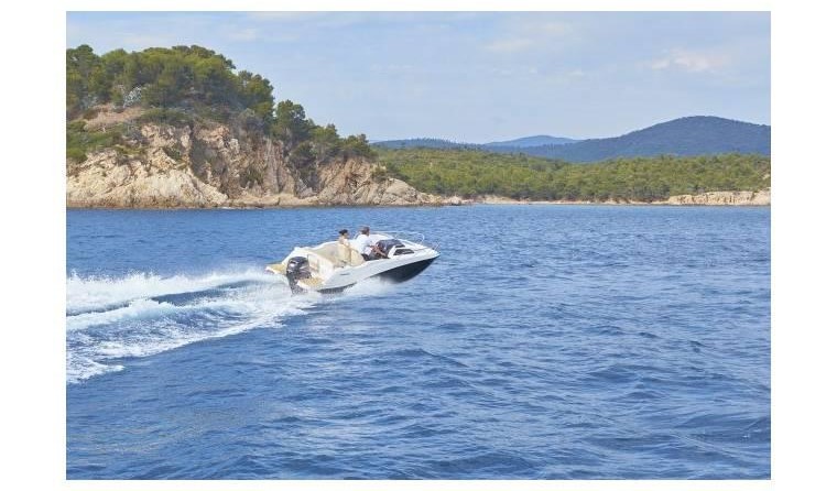 Quicksilver Activ 555 Cabin