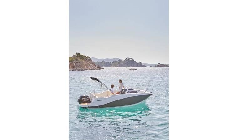 Quicksilver Activ 555 Cabin