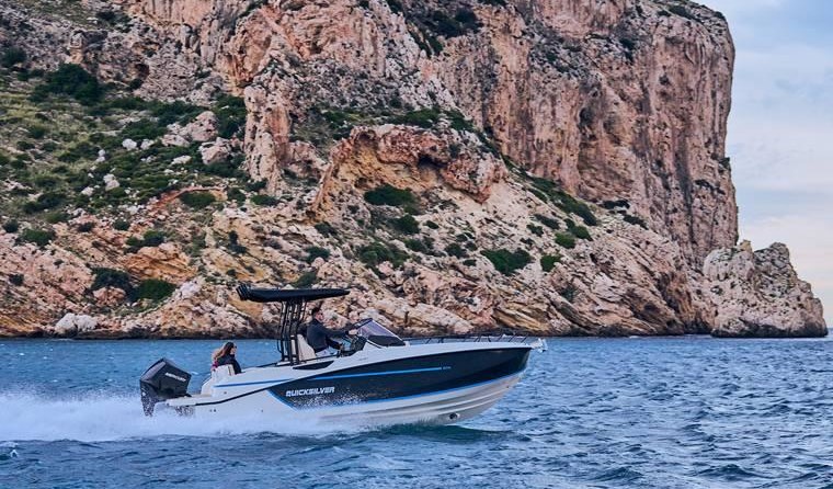 Quicksilver Activ 805 Open