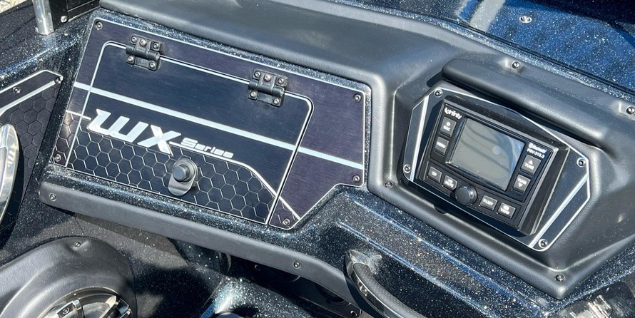 Skeeter WX2200 - Stock