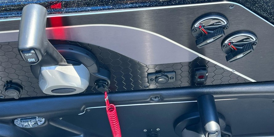 Skeeter WX2200 - Stock