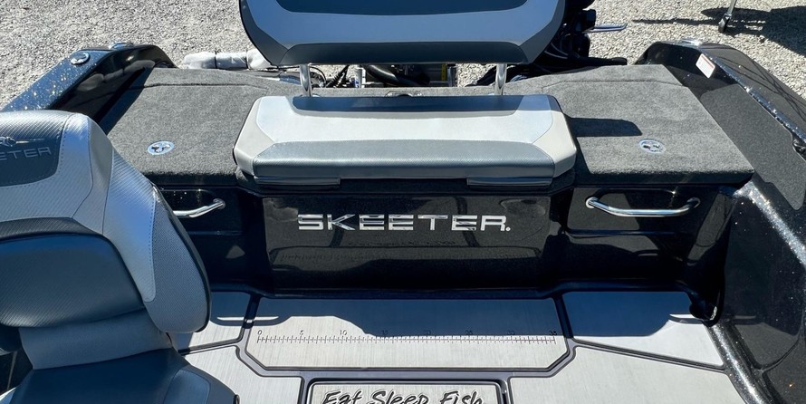 Skeeter WX2200 - Stock