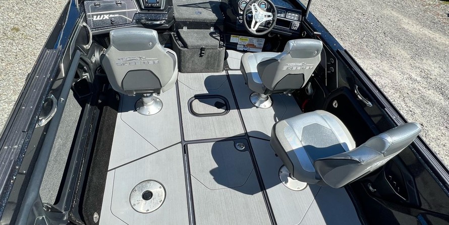 Skeeter WX2200 - Stock