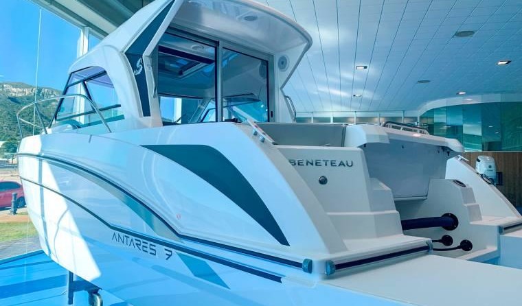 Beneteau Antares 7 OB