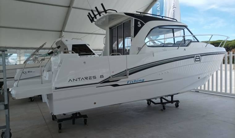 Beneteau Antares 8 OB