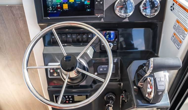 Quicksilver QUICKSILVER CAPTUR 705 PILOTHOUSE
