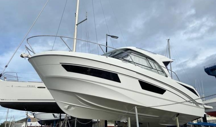 Beneteau Antares 9 OB