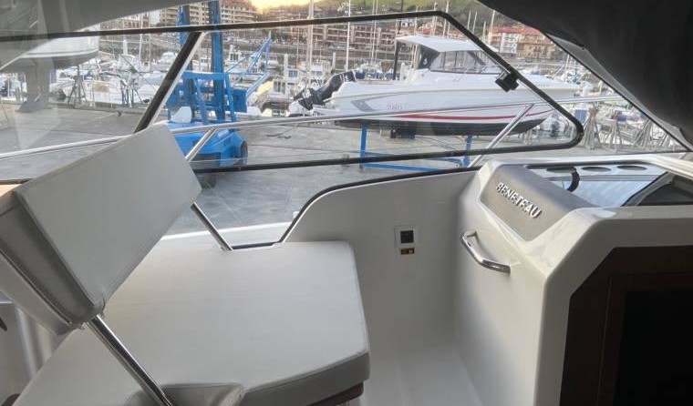 Beneteau Antares 9 OB