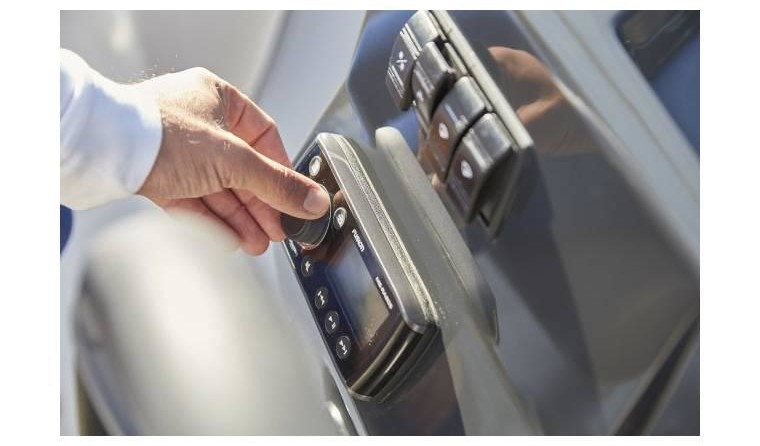 Quicksilver Activ 675 Sundeck