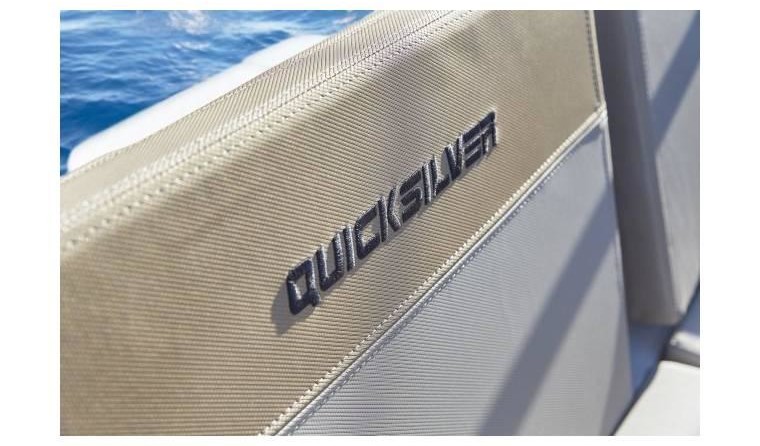 Quicksilver Activ 675 Sundeck