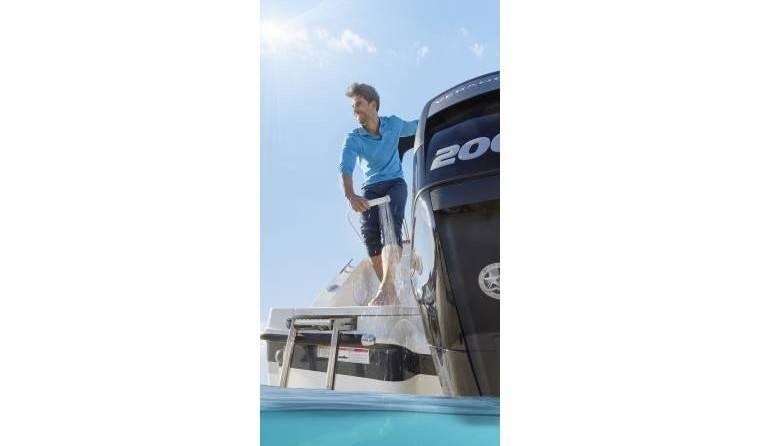 Quicksilver Activ 675 Sundeck