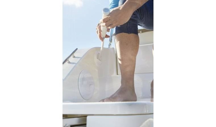 Quicksilver Activ 675 Sundeck